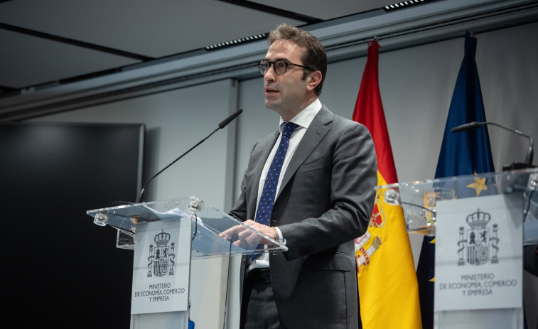 Economía eleva la OPA de BBVA a Sabadell al Consejo de Ministros