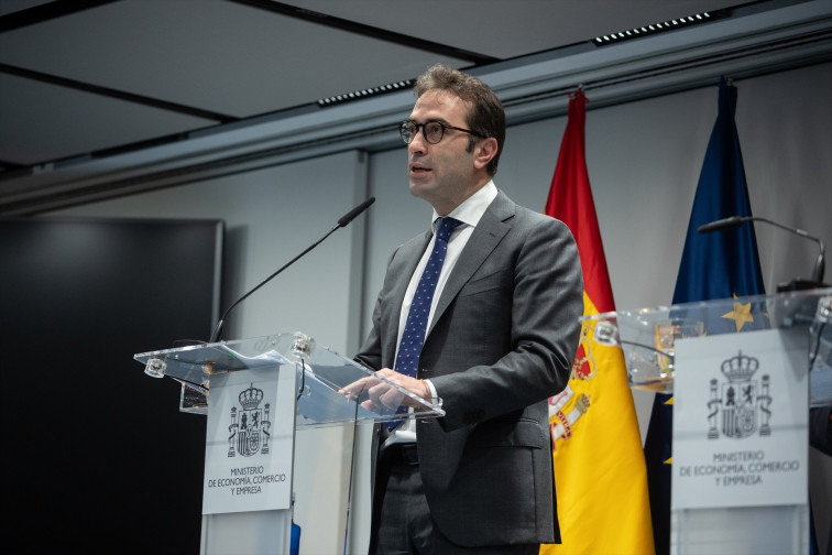 Economía eleva la OPA de BBVA a Sabadell al Consejo de Ministros