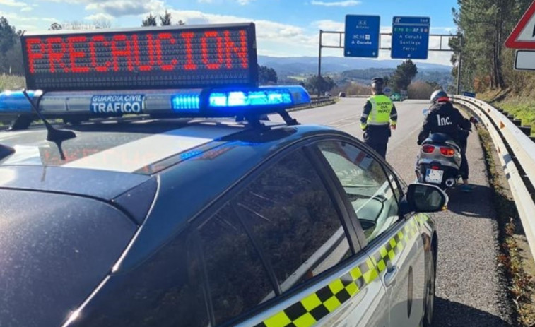 La Guardia Civil detiene a un joven que conducía sin carné y con una orden de expulsión del país