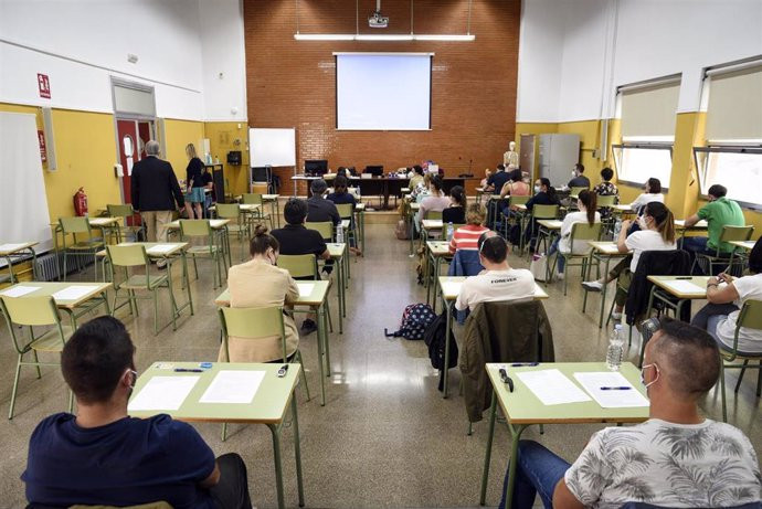 Un recurso judicial frena la incorporación de 1.800 nuevos funcionarios de la Generalitat
