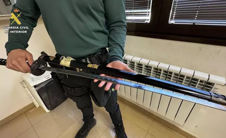 Terror en La Rioja: un vecino amenaza a sus vecinos con un cuchillo y ataca a la Guardia Civil con una catana