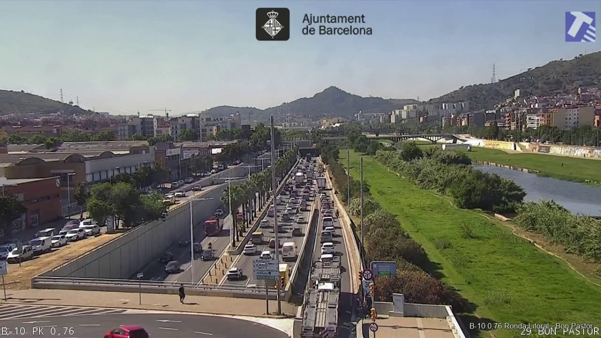 EuropaPress 6759200 ronda litoral barcelona sentido besos retenciones accidente