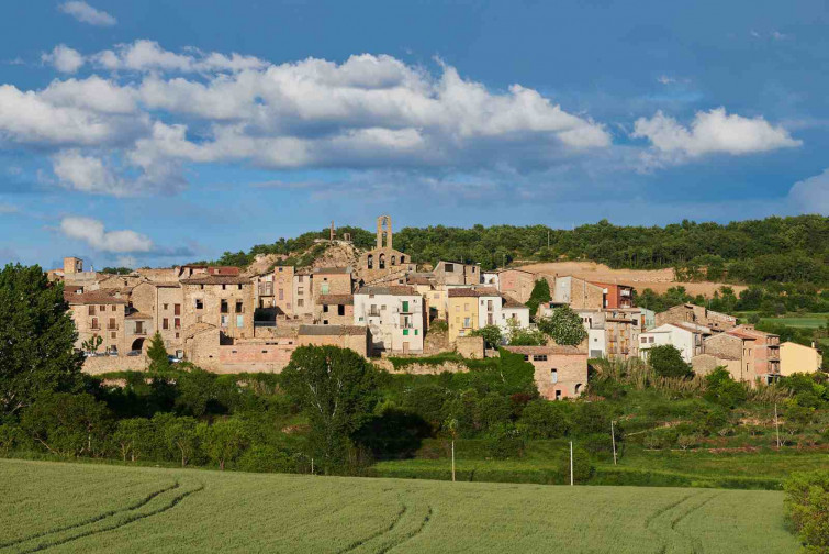 Descubre el pueblo catalán medieval con túneles secretos que casi nadie visita