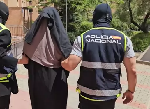 Desarticulada en Madrid una red de adoctrinamiento yihadista dirigida a mujeres musulmanas