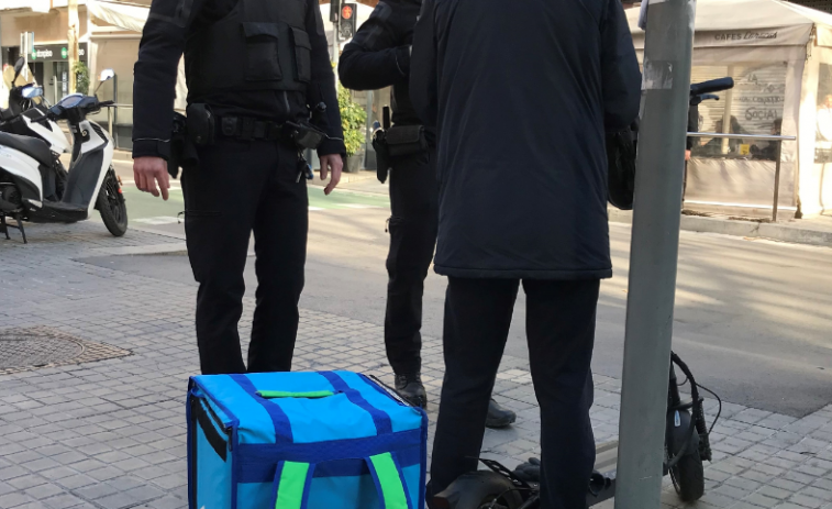 ¿Patinete por la acera en Badalona? Te puede salir por un ojo de la cara