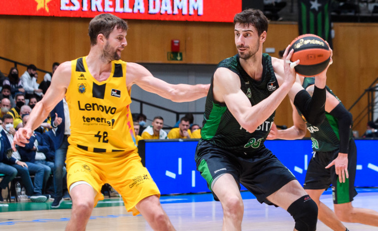 La Penya cae ante un excelso Marcelinho y se complica la serie ante el Tenerife