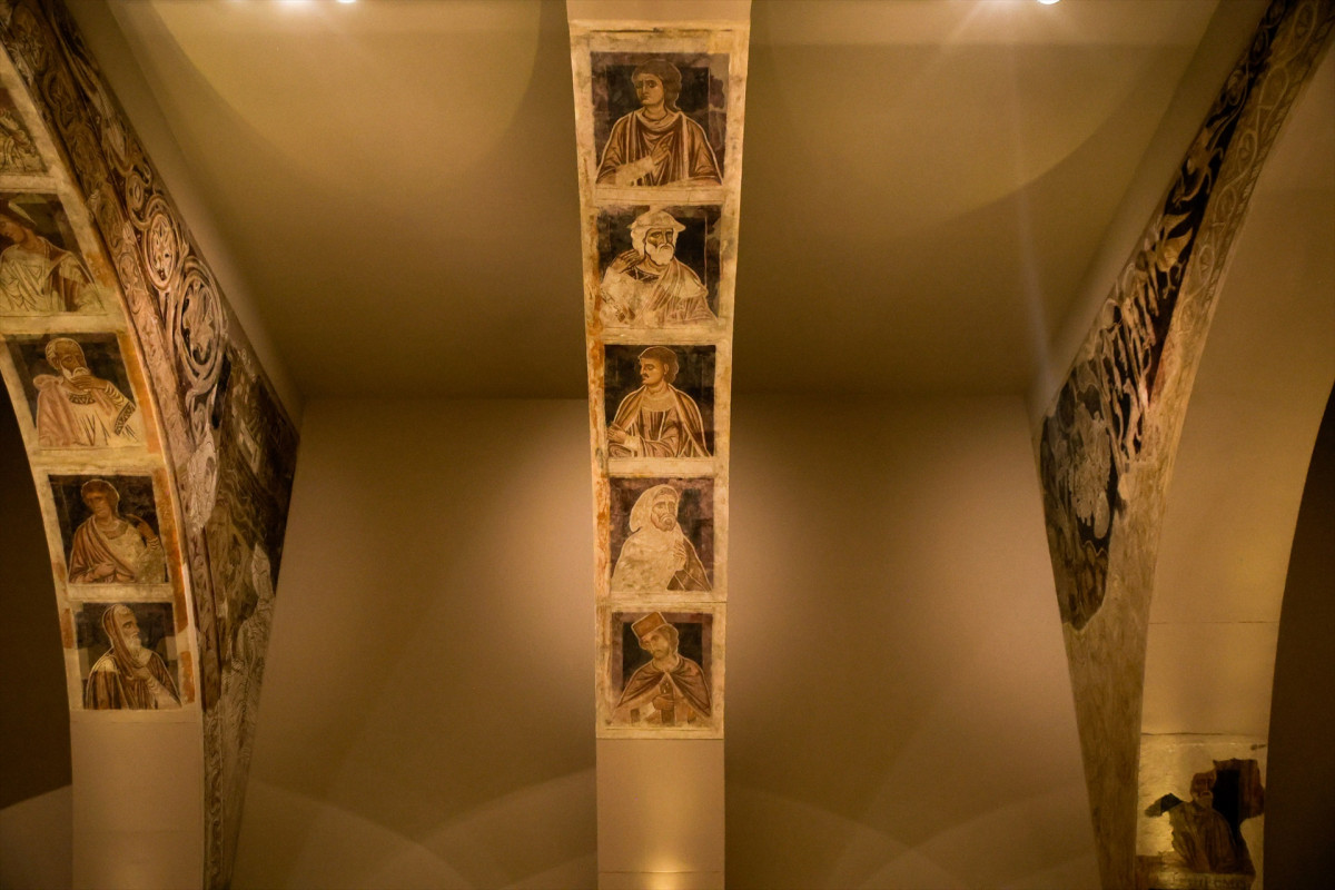 EuropaPress 6758855 detalle pinturas murales monasterio sijena expuestas museu nacional dart