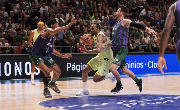 El Barça asalta Málaga en una batalla épica (97-101) y toma el mando de la serie