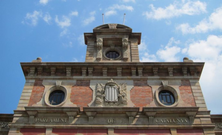Nueva victoria para el Govern en el Parlament: el pacto que garantiza la continuidad de Illa