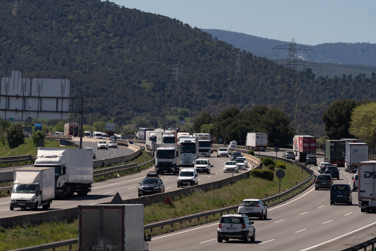 Casi medio millón de vehículos saldrán de Barcelona por el puente de la segunda Pascua