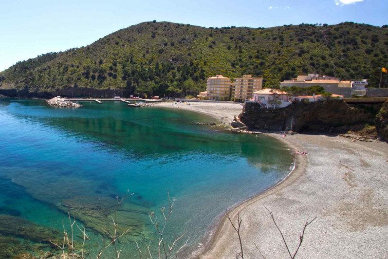 Este pueblo de la Costa Brava ha conseguido escapar del turismo masivo y sus playas son espectaculares