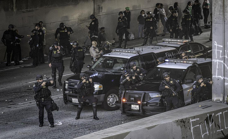 Una ciudad al borde del colapso: imponen el toque de queda en Los Ángeles para 