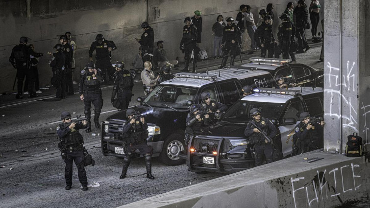 Una ciudad al borde del colapso: imponen el toque de queda en Los Ángeles para 