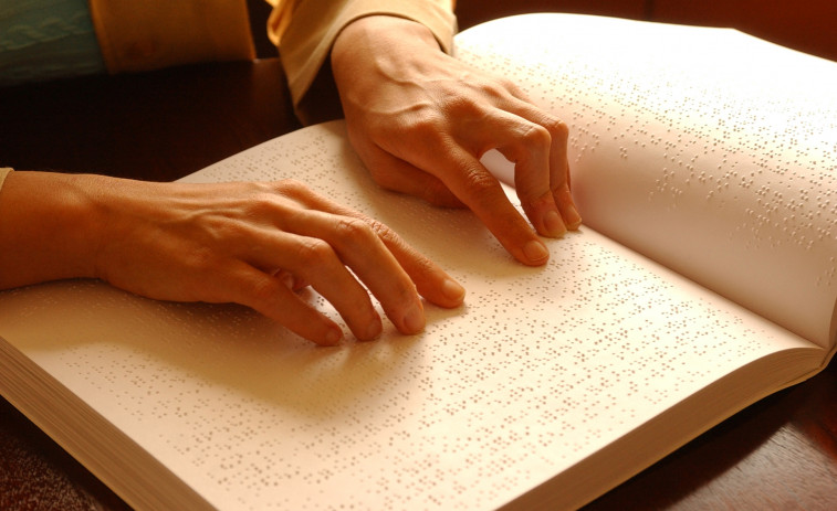 ONCE convoca cursos de braille para personas que ven