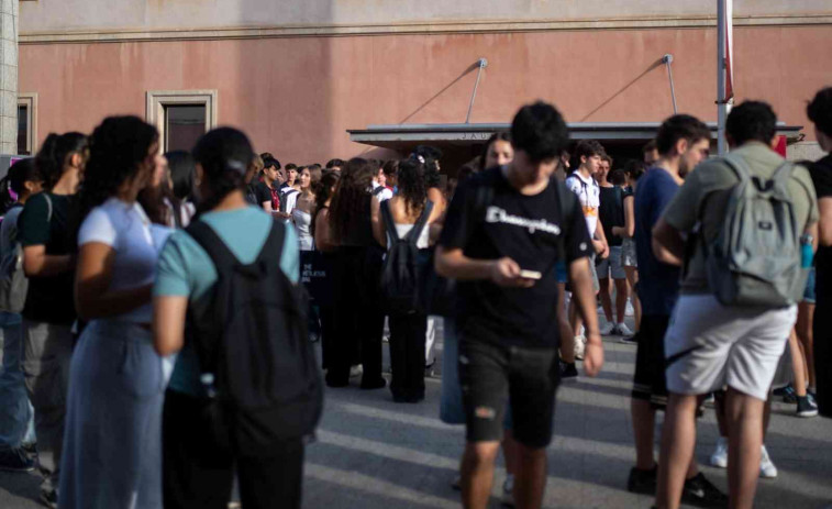 Un estudiante con un 8 de media se queda fuera de la selectividad en Catalunya por un trámite burocrático