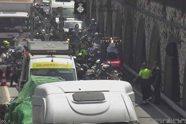 Caos circulatorio en Barcelona: cortadas la Ronda Litoral y la Ronda de Dalt en plena hora punta