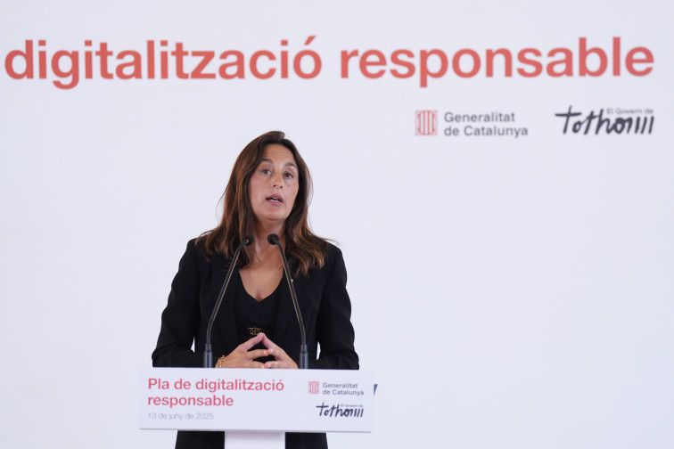 La Generalitat acaba con la presencia del teléfono móvil en la ESO