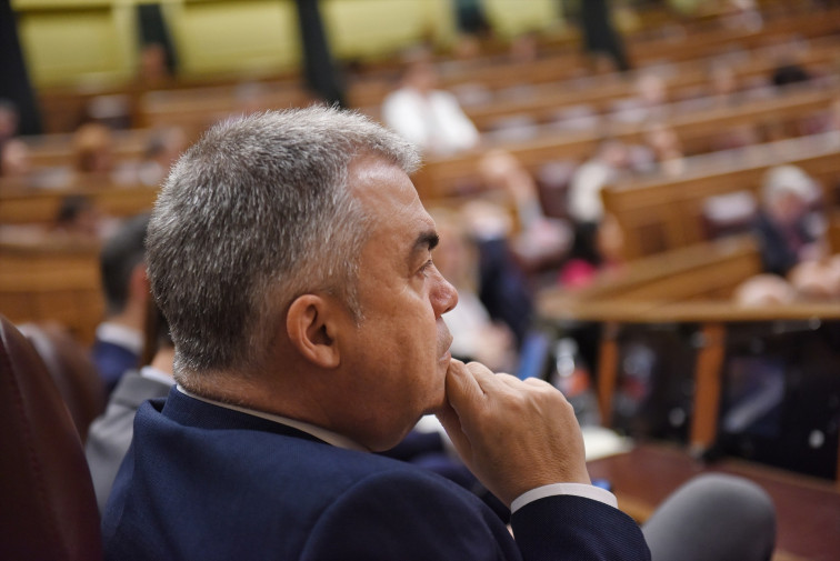Santos Cerdán no se va (de momento): mantiene su escaño un día después de anunciar su retirada