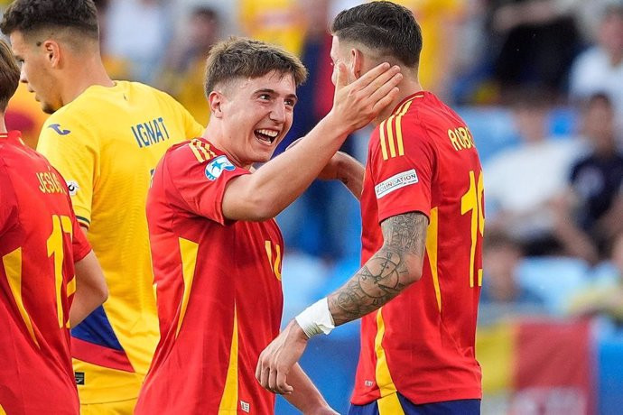 Del infierno al cielo: España Sub-21 se mete en cuartos con remontada express contra Rumanía (2-1)