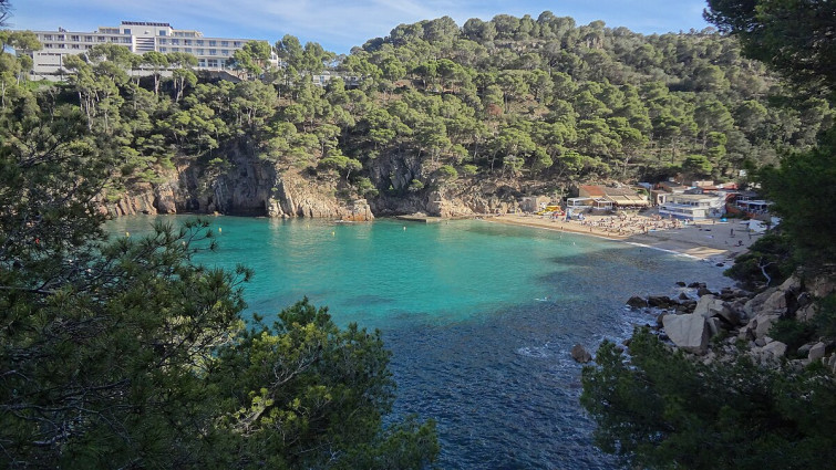 La cala de la Costa Brava que te enamorará: aguas turquesas, arena blanca y a solo 90 minutos de Barcelona