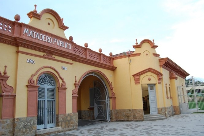 Más de 300 personas celebran el fin de curso del CRAD y la gimnasia municipal en Badalona