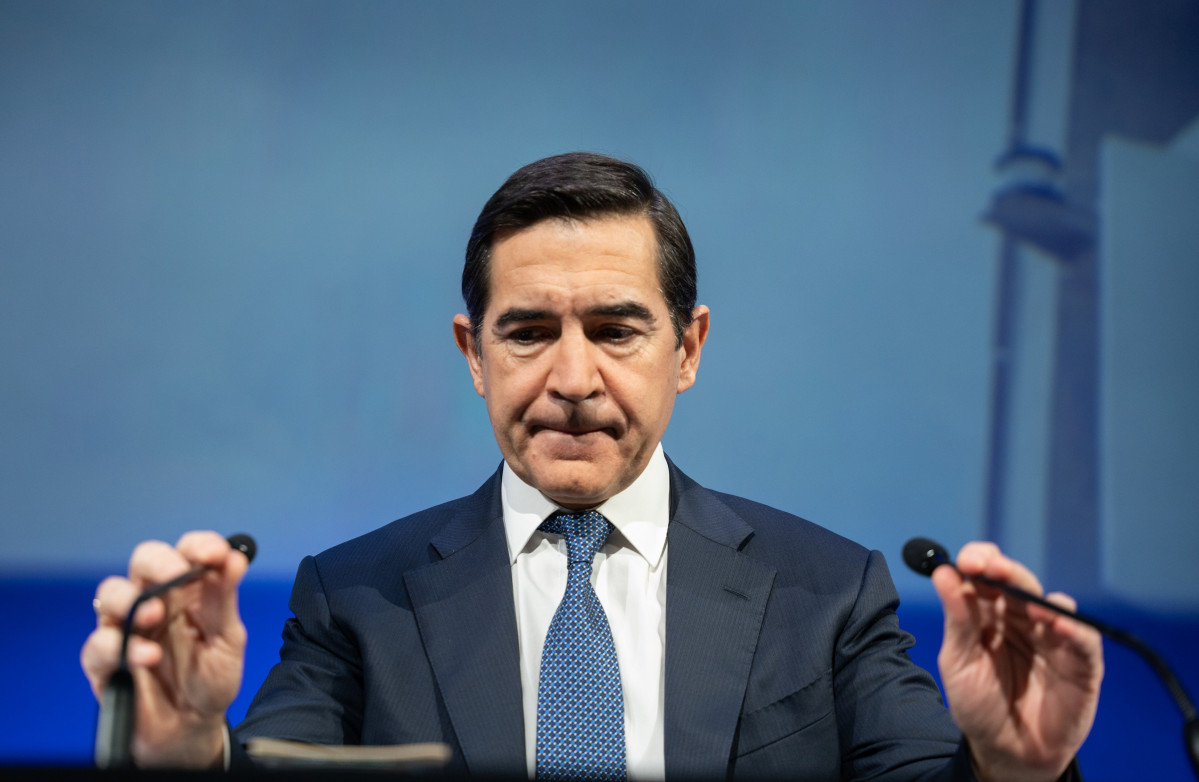 Archivo - El presidente de BBVA, Carlos Torres Vila, durante una rueda de prensa, en el Auditorio Ciudad BBVA, a 30 de enero de 2025, en Madrid (España).
