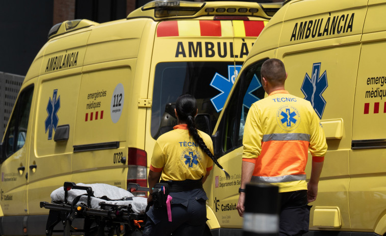 Dos heridos tras caer en un agujero junto a las vías del tren en Girona