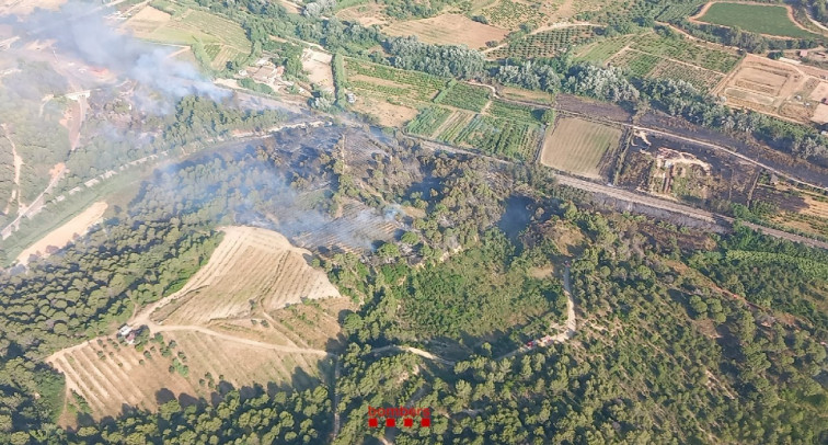 Martorell respira: controlado el incendio que colapsó la R4 y forzó una respuesta de emergencia
