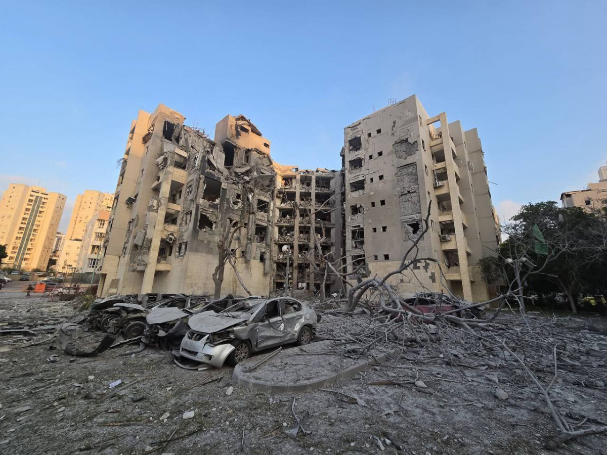 Lugar del impacto en Be’er Sheva de un misil iraní esta noche , lugar donde hubo cuatro muertos