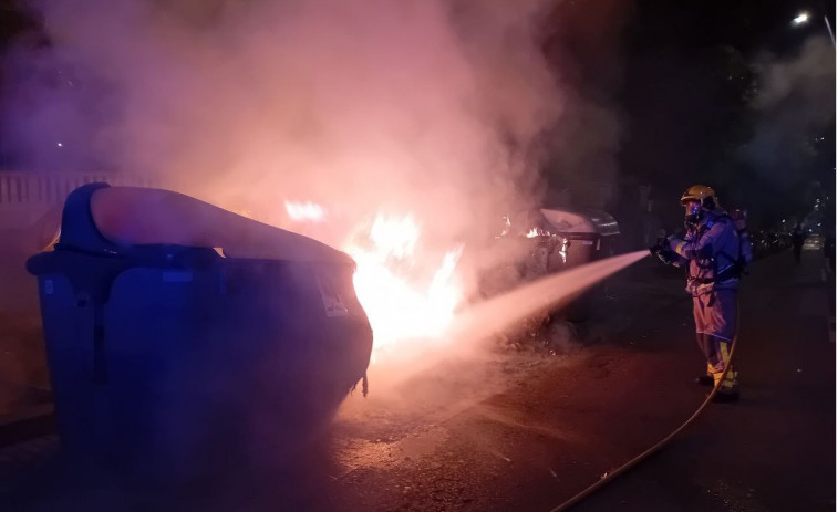 La verbena de Sant Joan se salda con 1.356 avisos a los bomberos y 32 detenidos en toda Catalunya