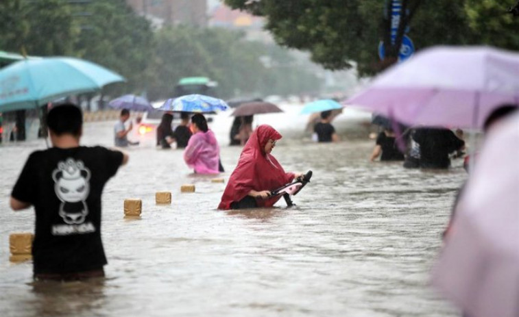 VÍDEO | Alerta climática en China: inundaciones extremas obligan a evacuar a más de 80.000 personas