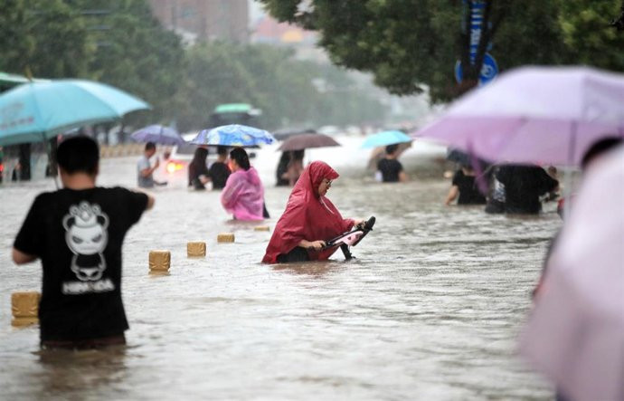 VÍDEO | Alerta climática en China: inundaciones extremas obligan a evacuar a más de 80.000 personas