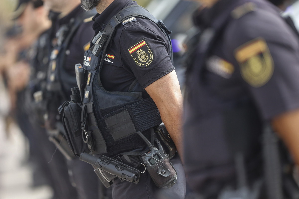 Archivo - Agents de policia (arxiu)