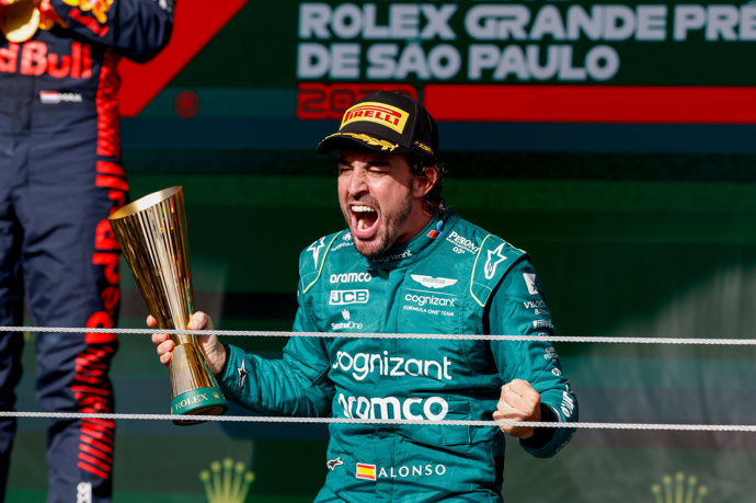 Alonso 'enfría' las mejoras del Aston Martin de cara al GP de Austria: 