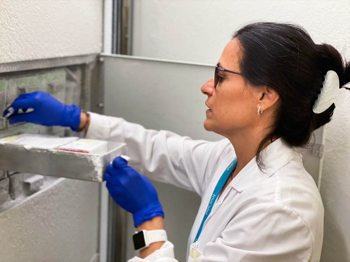 EuropaPress 6820960 investigadora grupo genomica microbiana irsicaixa mariona parera