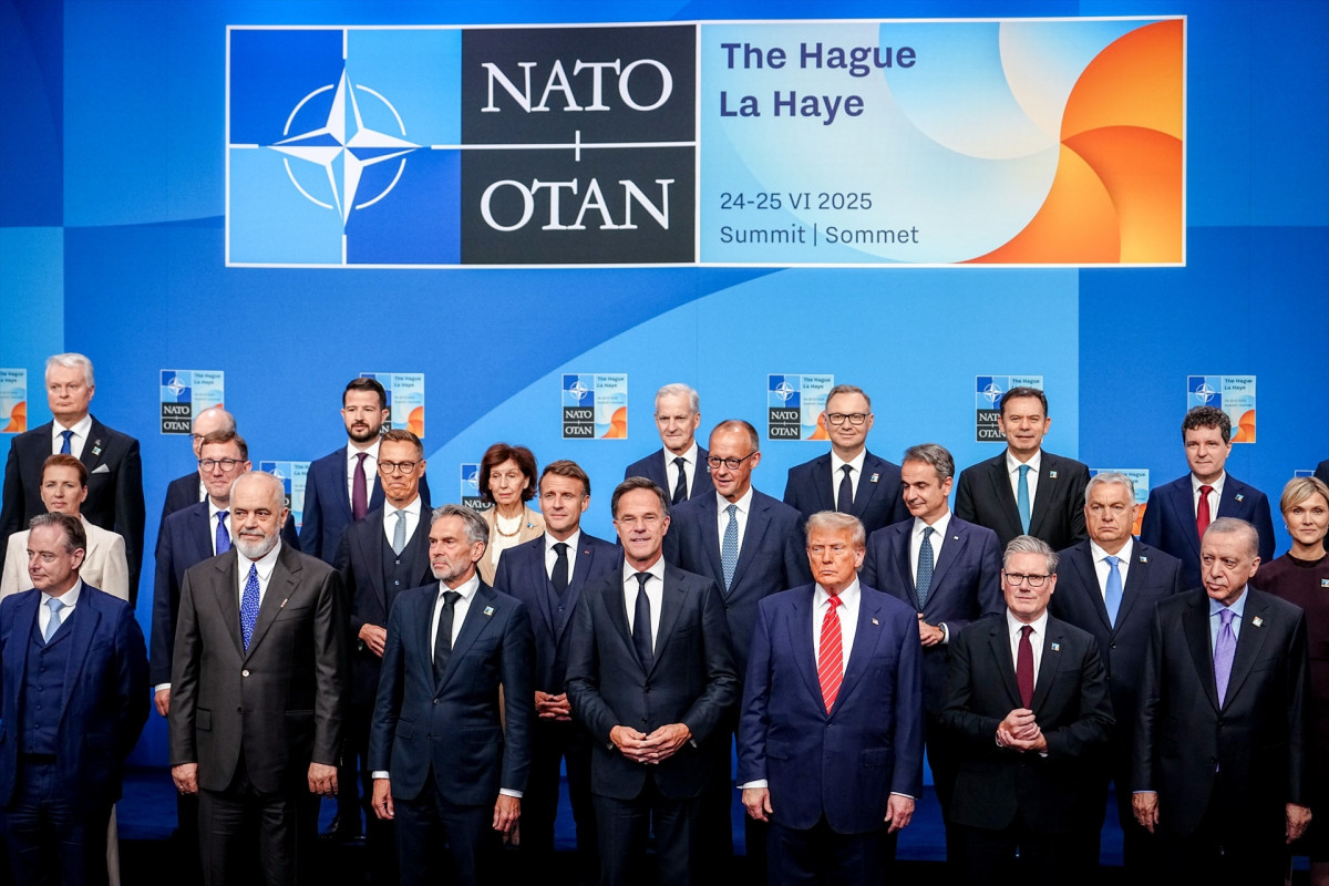 EuropaPress 6820532 25 june 2025 netherlands the hague the heads of state and government stand