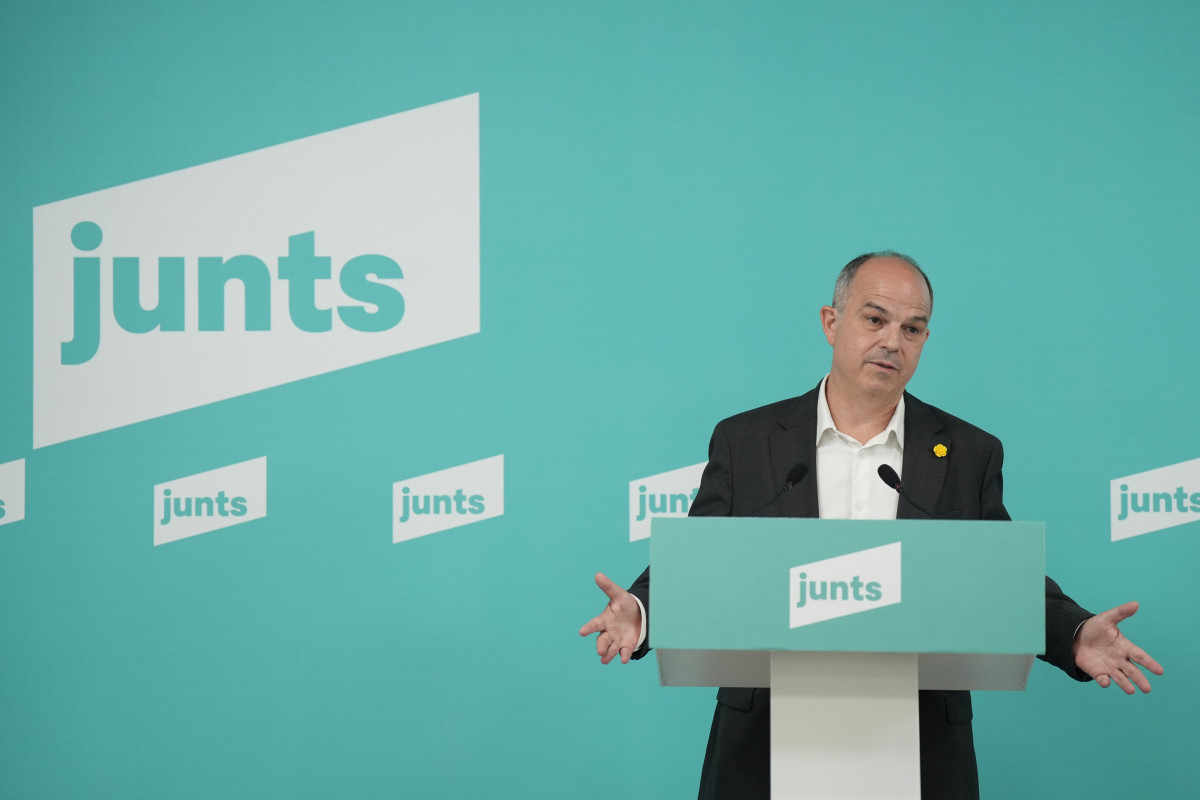 El secretario general de Junts, Jordi Turull, ofrece una rueda de prensa para valorar la sentencia favorable del Tribunal Constitucional a la Ley de Amnistía, a 26 de junio de 2025, en Barcelona (Esp