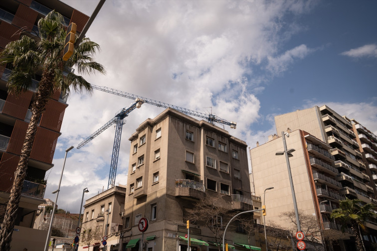 Barcelona dará hasta 1.500 € al mes a familias vulnerables que estén sin vivienda