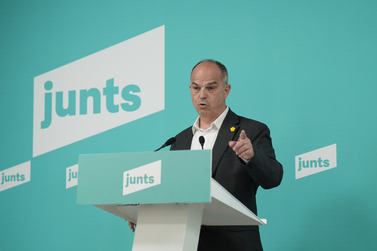 El secretario general de Junts, Jordi Turull, ofrece una rueda de prensa para valorar la sentencia favorable del Tribunal Constitucional a la Ley de Amnistía, a 26 de junio de 2025, en Barcelona (Esp