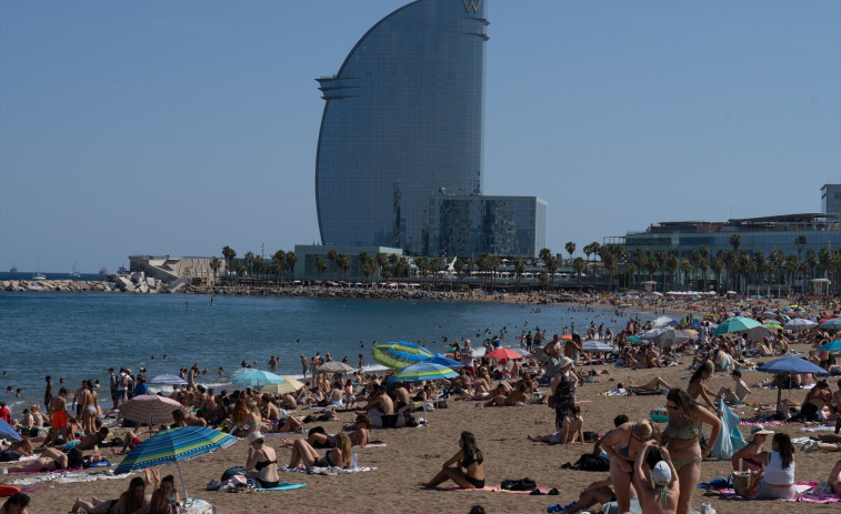 Catalunya registra el junio más caluroso de su historia con récord de temperatura nocturna en Barcelona