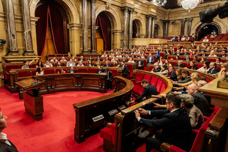 Duelo dialéctico en el Parlament: Salvador Illa y Alejandro Fernández chocan por el concepto de 