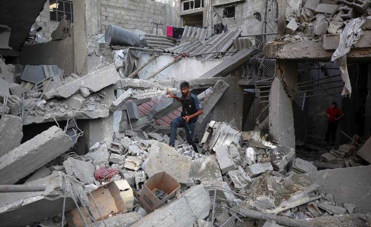 Mueren diez personas en un ataque de Israel a una escuela que acogía a refugiados en Gaza