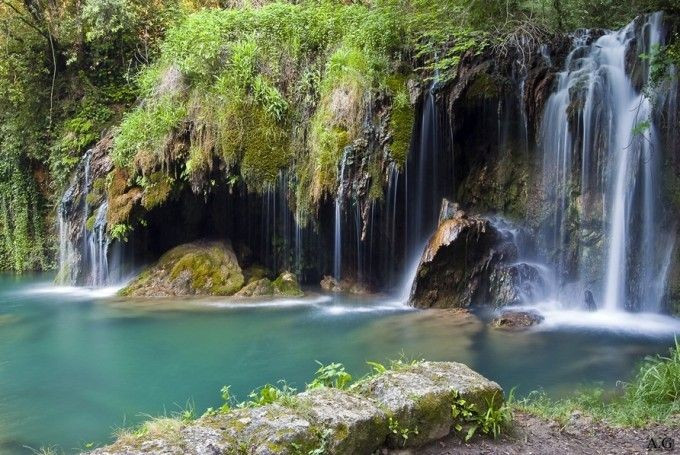 Visita la cascada secreta de Girona que parece sacada de un cuento de hadas
