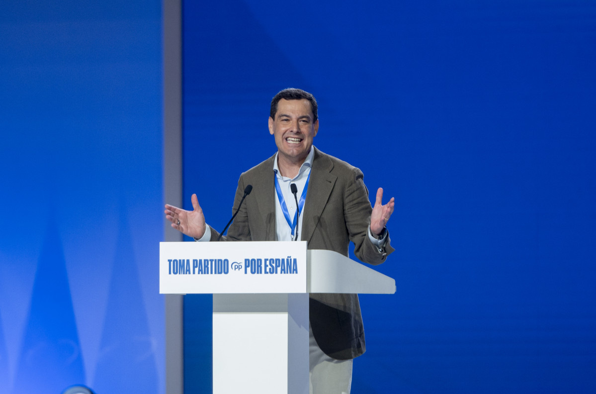 EuropaPress 6841237 presidente junta andalucia juanma moreno interviene segunda jornada xxi