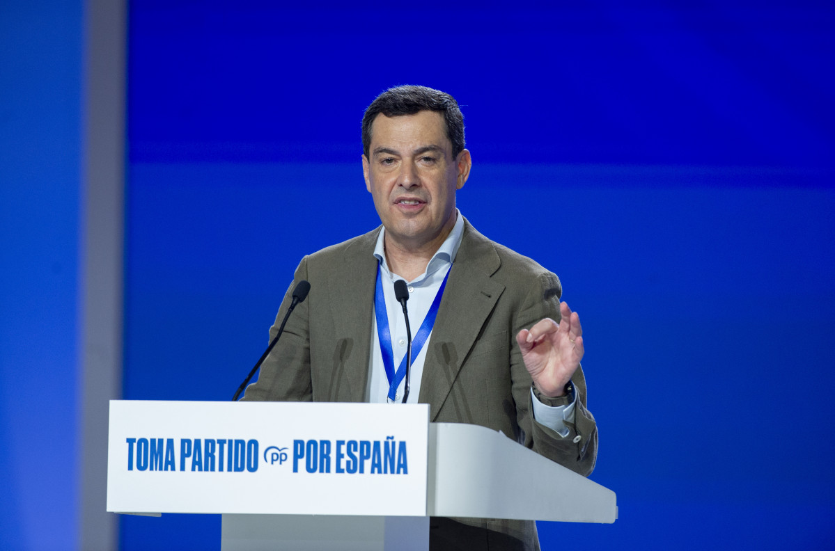 EuropaPress 6841770 presidente junta andalucia juanma moreno interviene segunda jornada xxi