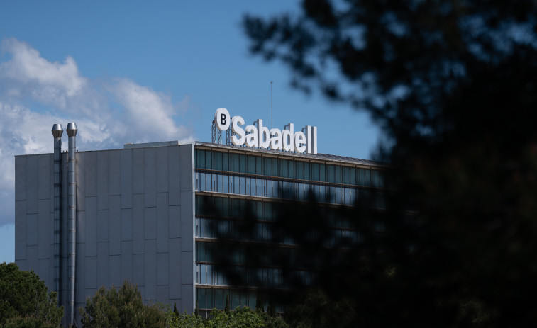 Banco Sabadell vota la venta de TSB y un dividendo extraordinario que pueden afectar a la OPA de BBVA