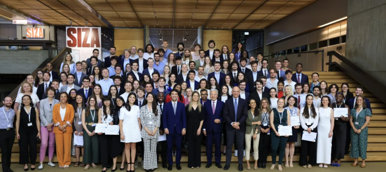 Más de 125 jóvenes de todo el mundo se reúnen en Barcelona para el Ágora Jacques Delors 2025