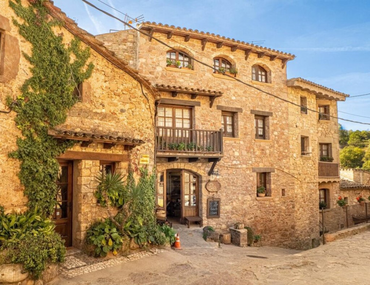 El rincón medieval oculto a 67 km de Barcelona que te transportará siglos atrás