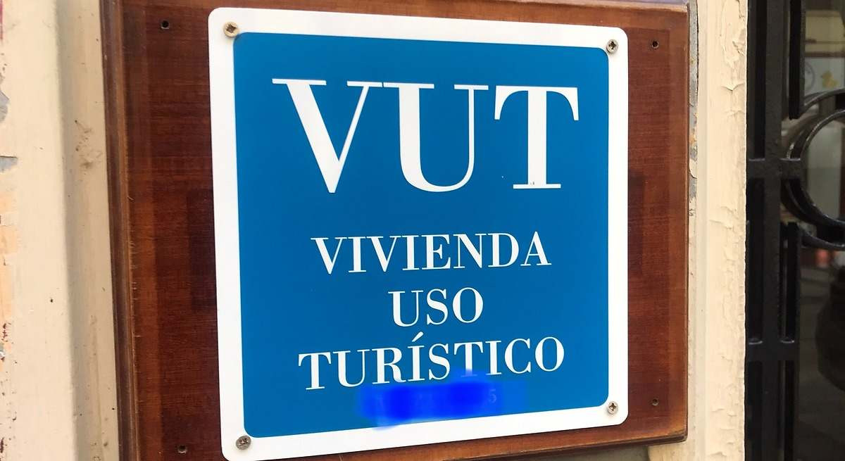 1200x655 EuropaPress 6561506 cartel vivienda uso turistico vut