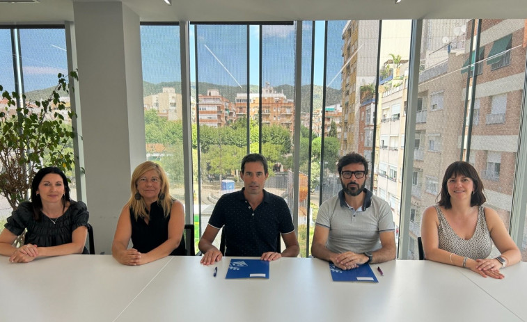 Premià de Mar y Agbar acuerdan financiar el recibo del agua a familias vulnerables